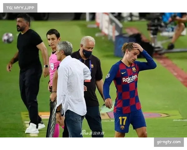 雨战影响，巴萨对阵那不勒斯上半场场面胶着